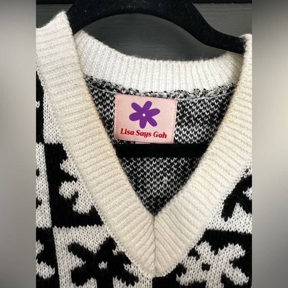 Lisa Says Gah daisy checkered sweater vest - M/L - Picture 2 of 4
